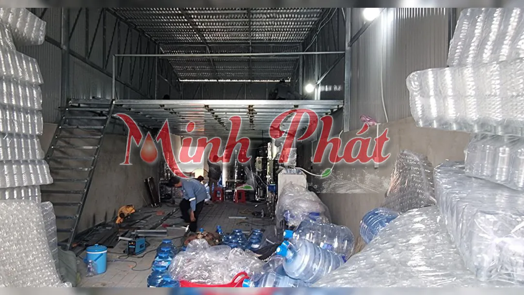 Khu vực kho & etalase Nhà máy sản xuất nước Minh Phát